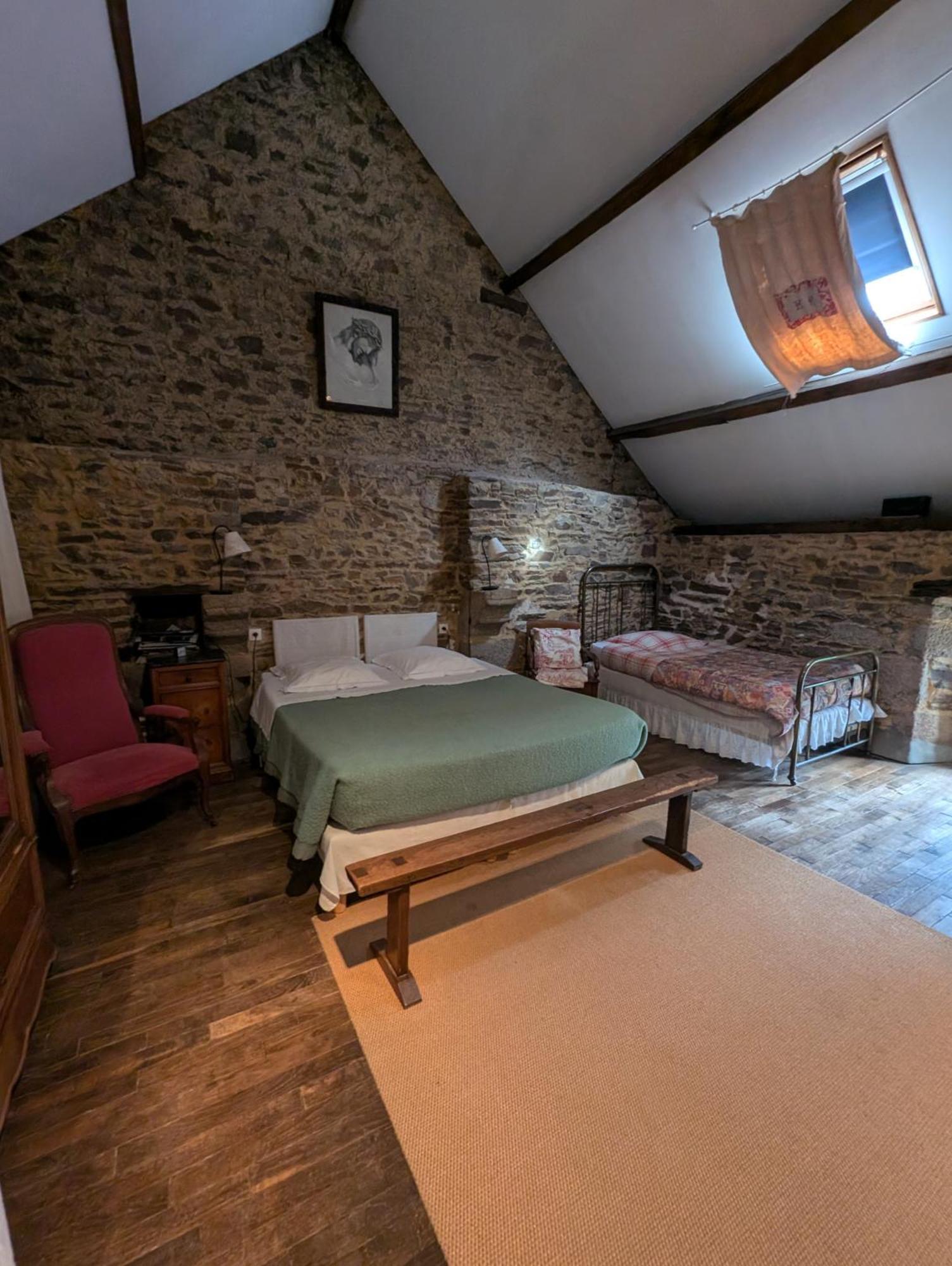 Ferme De La Gortiere Bed & Breakfast Le Teilleul Exterior photo